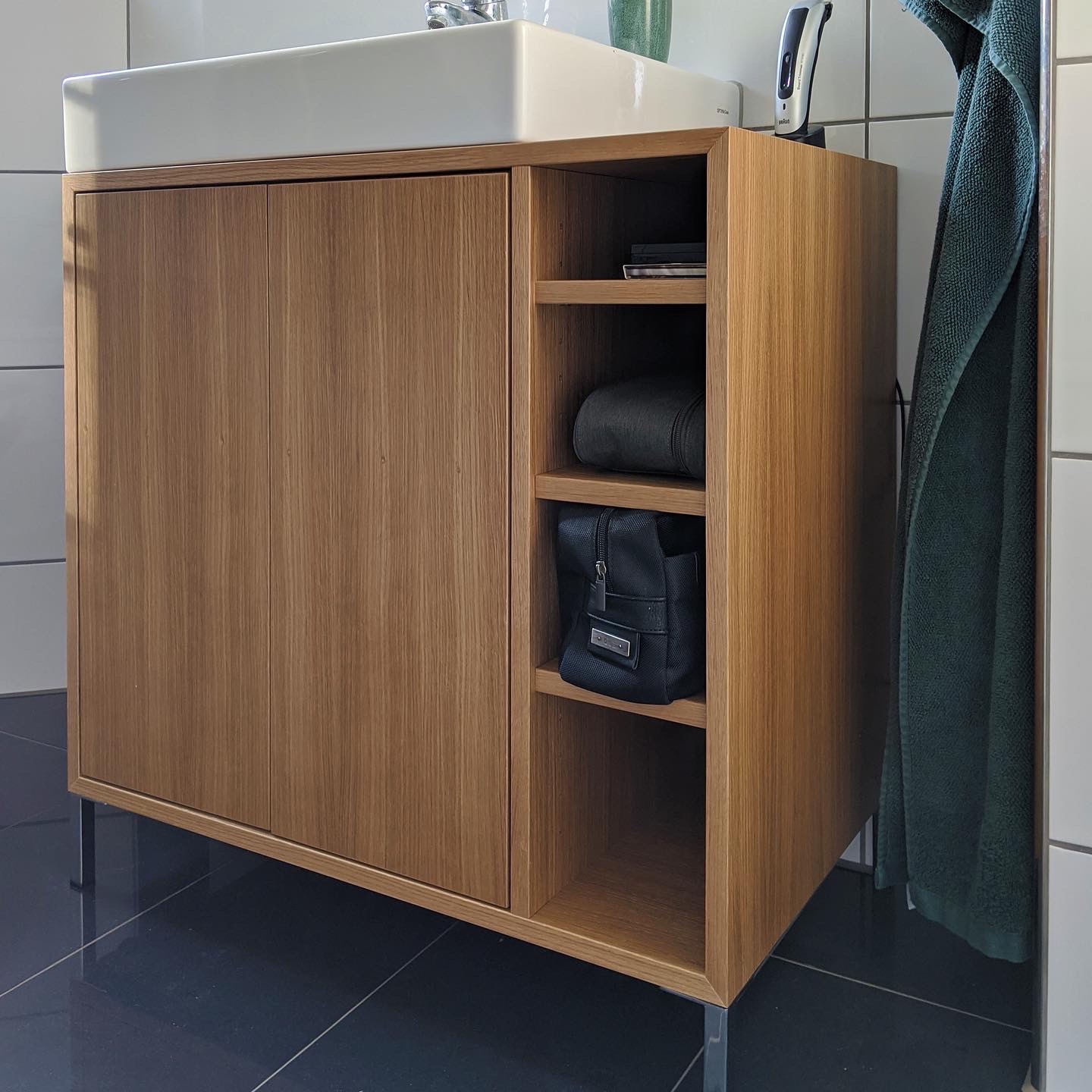Oak Veneered Bathroom Furniture 2